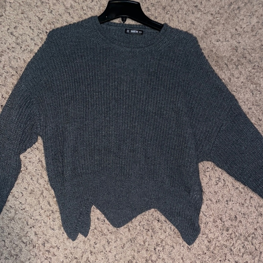 Rlly cute sweater